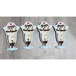 Kingsbridge International Set 4 Ice Cream Sundae Tidbit Plastic Plates Open Box